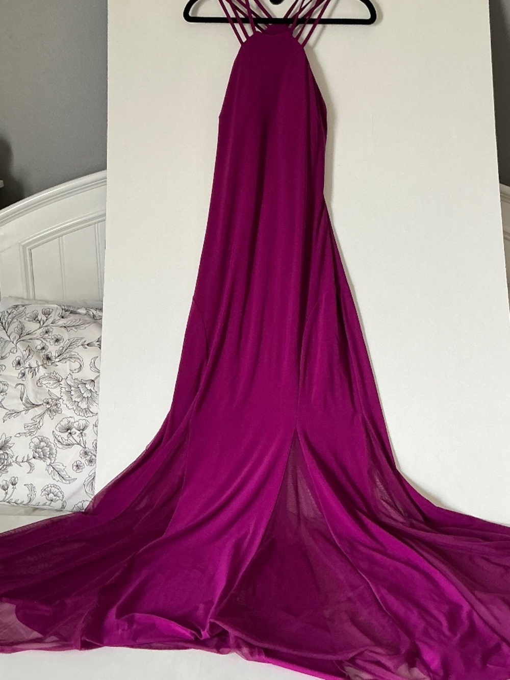 HOCO Morgan & Co magenta fuchsia flowing dress size 5/6